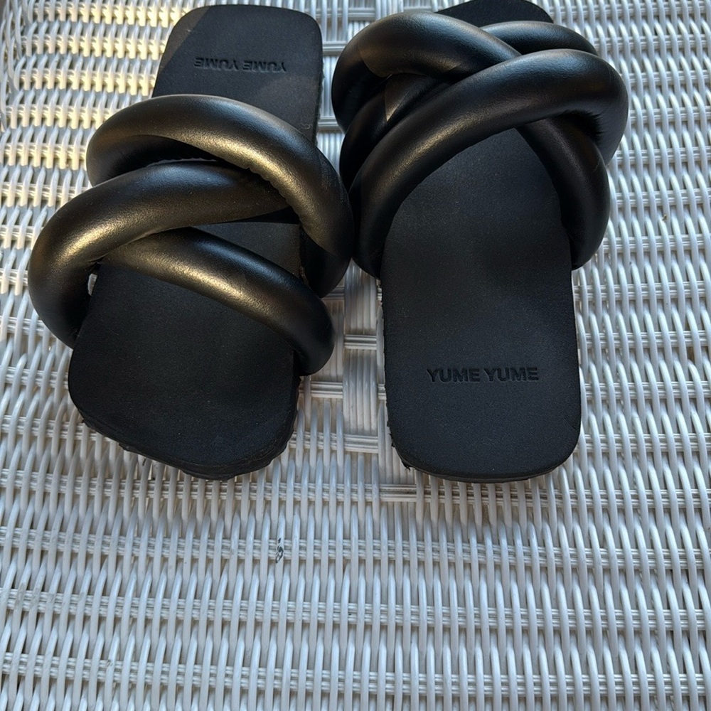 Stylish Black Twisted Slide Sandals - Picture 2 of 7